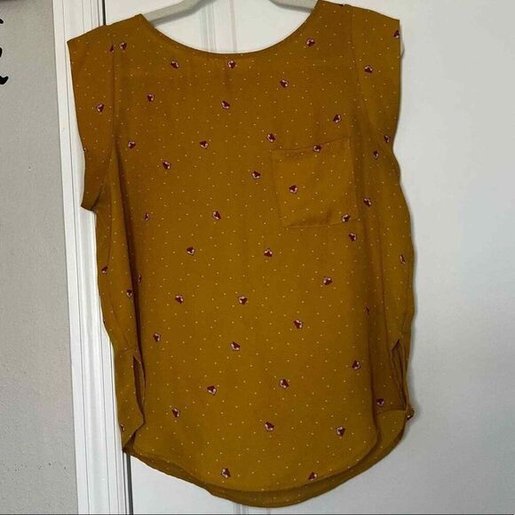 Iris Basic Yellow Polka Dot Fox Short Sleeve Medium Top - Picture 1 of 8